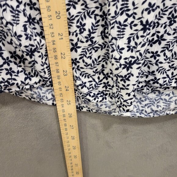 GAP Shirt Womens‎ Small White Blue Floral Sleeveless Pintuck Button Front Top - Picture 8 of 8